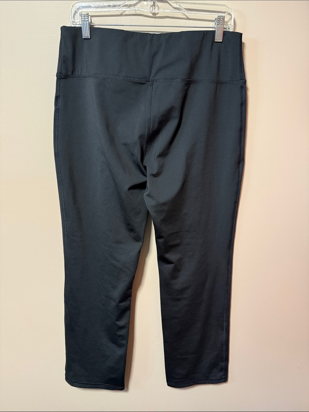 Avia Black High-Rise Athletic Capri Leggings - Picture 2 of 6
